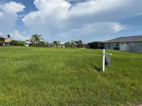 11 Bunker Cir, Rotonda West, FL 33947