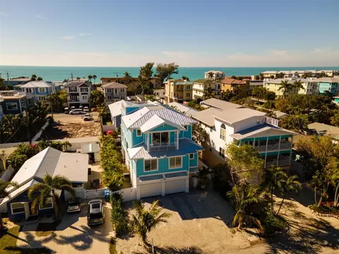 2410 Avenue B, Bradenton Beach, FL 34217