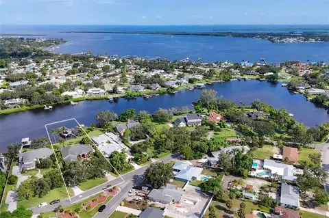 6012 Shore Acres Dr, Bradenton, FL 34209
