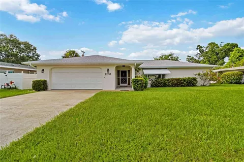 1202 Cypress Ave, Venice, FL 34285