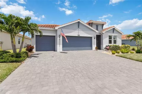 521 Firebush Dr, Nokomis, FL 34275