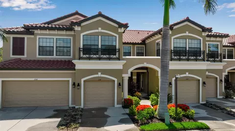 228 Crew Ct, Sarasota, FL 34243