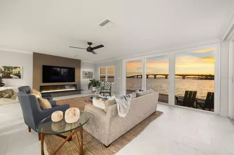 226 Golden Gate Pt #12, Sarasota, FL 34236