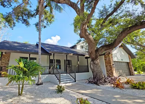 4074 Redbird Cir, Sarasota, FL 34231