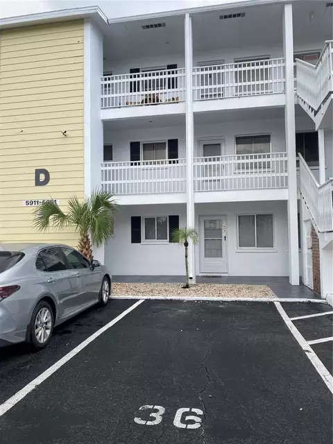 5921 Todd St #D6, Bradenton, FL 34207