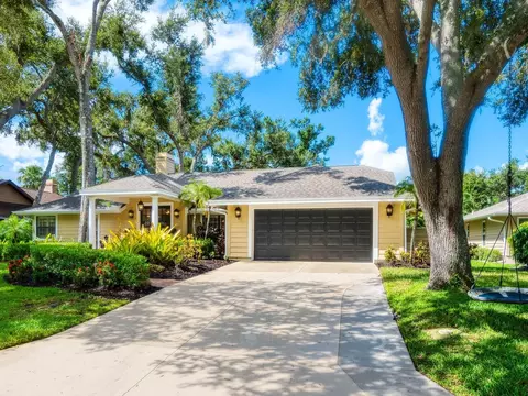 1773 Oak Lakes Dr, Sarasota, FL 34232