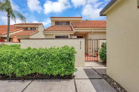 5310 Huntingwood Ct #40, Sarasota, FL 34235