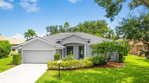5499 Oak Crest Blvd, Sarasota, FL 34233