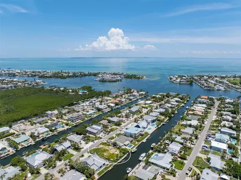 507 75th St, Holmes Beach, FL 34217