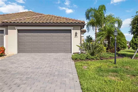 16119 Sunny Day Dr, Bradenton, FL 34211