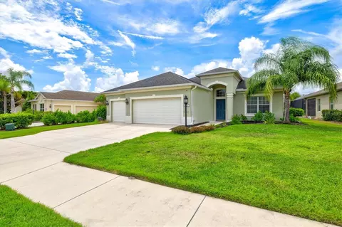 12046 Forest Park Cir, Bradenton, FL 34211