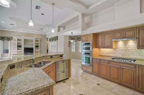 Kitchen - 852 Macewen Dr, Osprey, FL 34229 photo 1 of 4