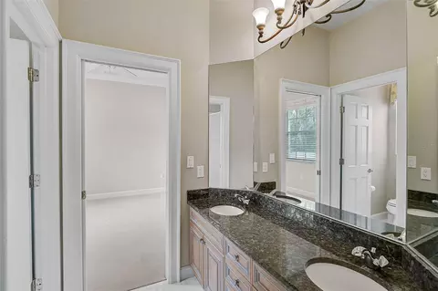 Bath - 852 Macewen Dr, Osprey, FL 34229 photo 5 of 7