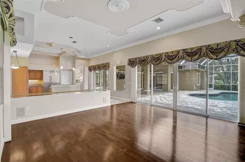 Living - 852 Macewen Dr, Osprey, FL 34229 photo 5 of 8