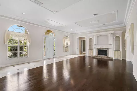 Living - 852 Macewen Dr, Osprey, FL 34229 photo 2 of 8