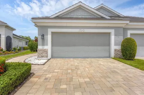 7510 Registrar Way, Sarasota, FL 34243