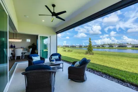9028 Sunray Cv, Parrish, FL 34219