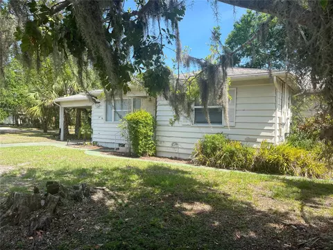 2415 Pelican Dr, Sarasota, FL 34237