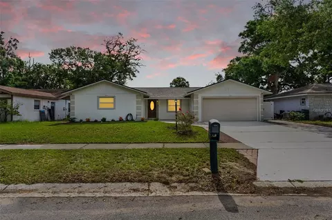 107 Valley Cir, Brandon, FL 33510