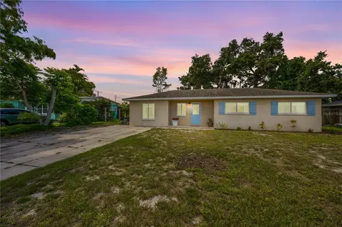 1905 Harvard Ave, Bradenton, FL 34207