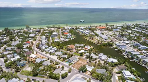 132 Crescent Dr, Anna Maria, FL 34216