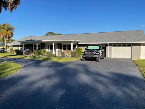 2207 51st St W, Bradenton, FL 34209