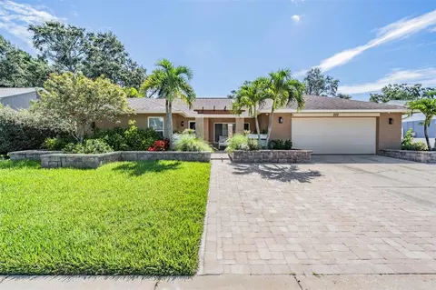 222 Foxcroft Dr E, Palm Harbor, FL 34683