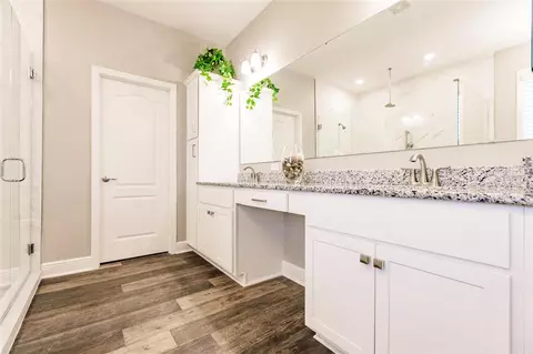 Bath - 1728 Twin Rivers Trl, Parrish, FL 34219 photo 1 of 4