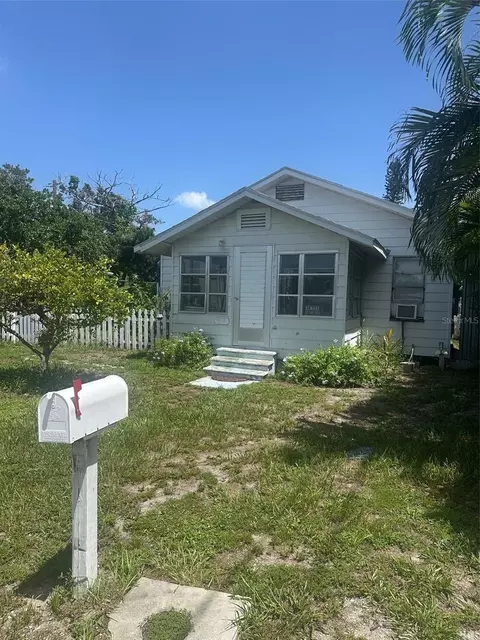618 25th Ave W, Bradenton, FL 34205