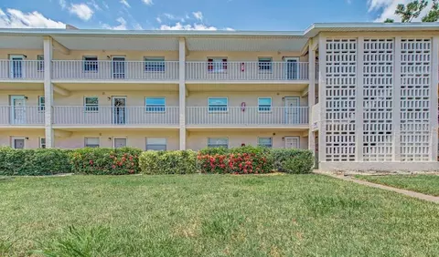 3987 Maceachen Blvd #123, Sarasota, FL 34233