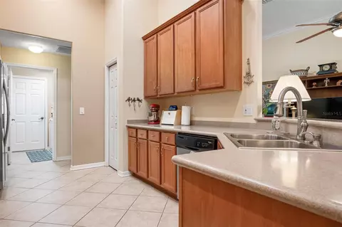 Kitchen - 6215 90th Avenue Cir E, Parrish, FL 34219 photo 2 of 4