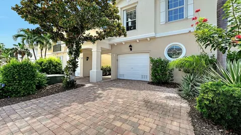 1531 Burgos Dr, Sarasota, FL 34238