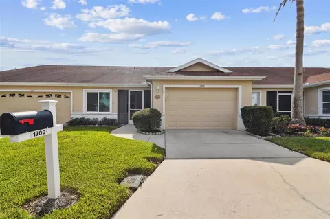 1709 Edgewater Ln, Palmetto, FL 34221