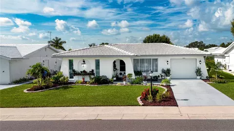 3906 Chinaberry Rd, Bradenton, FL 34208