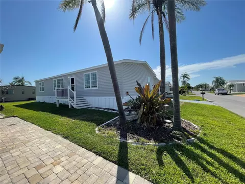 269 Camelot Dr, Nokomis, FL 34275