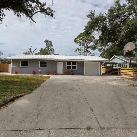 3938 Vana Dr, Sarasota, FL 34241