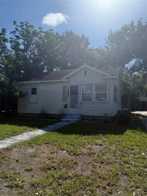 1109 17th St W, Bradenton, FL 34205
