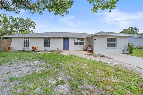 3032 Golden Rain Dr, Sarasota, FL 34232