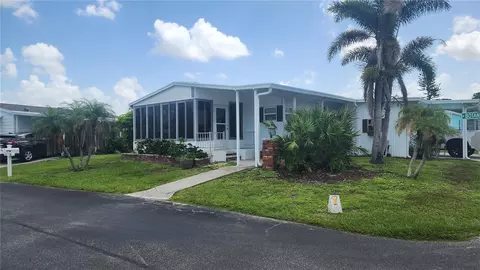 10 S Botany Bay Cir, Englewood, FL 34223