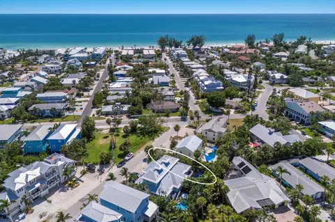 306 Clark Dr #A, Holmes Beach, FL 34217