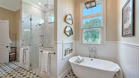 Bath - 6910 211th St E, Bradenton, FL 34211 photo 2 of 11