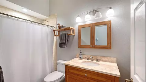 Bath - 6910 211th St E, Bradenton, FL 34211 photo 9 of 11