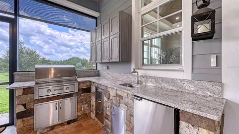 Kitchen - 6910 211th St E, Bradenton, FL 34211 photo 9 of 10