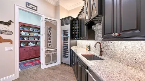 Kitchen - 6910 211th St E, Bradenton, FL 34211 photo 7 of 10