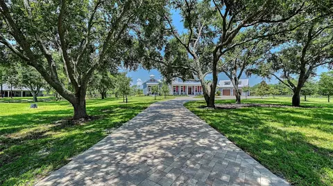 Exterior - 6910 211th St E, Bradenton, FL 34211 photo 7 of 25