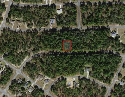 899 W Bannister Dr, Citrus Springs, FL 34434