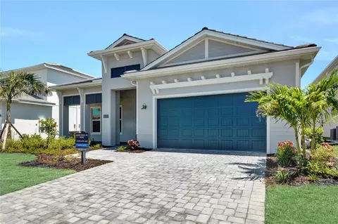 17727 Palmiste Dr, Bradenton, FL 34202