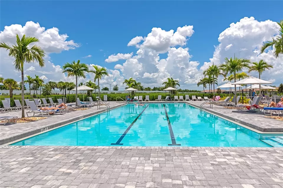 Exterior - 15114 Misty Water Xing, Bradenton, FL 34211 photo 13 of 17