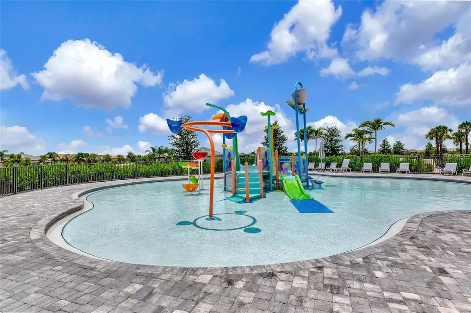 Exterior - 15114 Misty Water Xing, Bradenton, FL 34211 photo 14 of 17