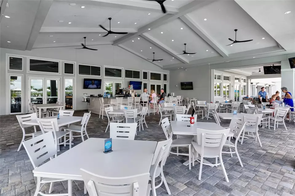 View/Area - 15114 Misty Water Xing, Bradenton, FL 34211 photo 5 of 12